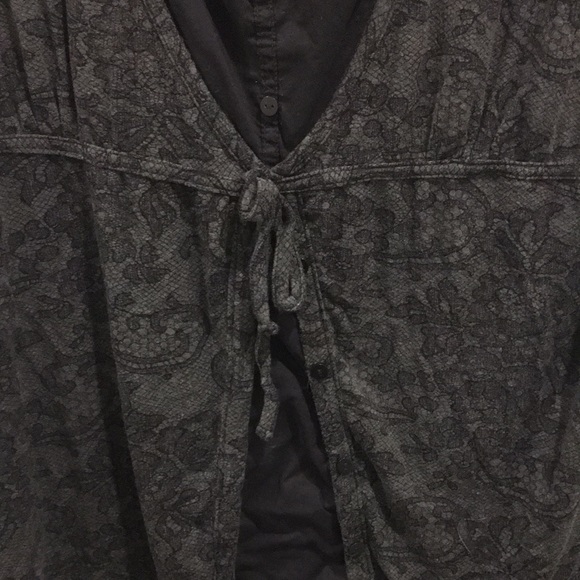 Lane Bryant top decorative T-shirt with a lace embroidery pattern. - Picture 5 of 9